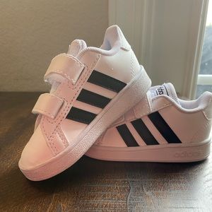 Like-new Adidas Sneakers